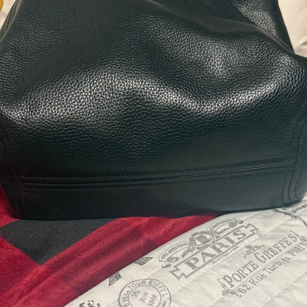 Michael Kors Black Leather Shoulder Bag - Picture 4 of 8